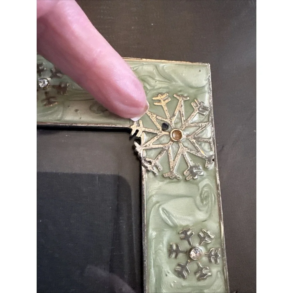 Metal Picture Frame Enamel Border Winter Frost With Snowflakes 4x6